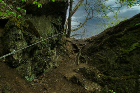 Kletterpartie am Naturpfad Weltenede bei eier Wanderung